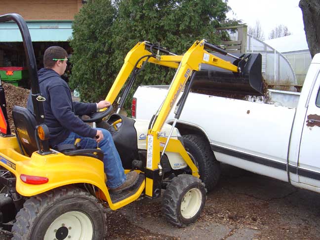 Loading mulch